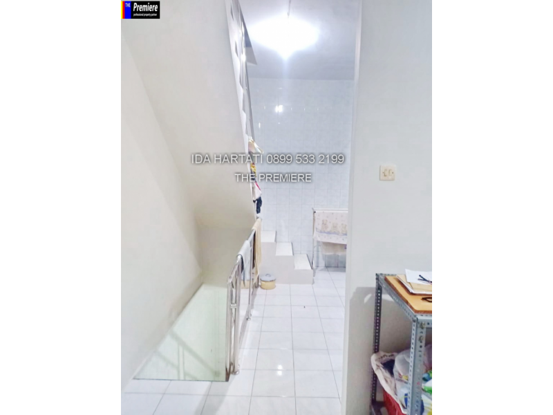 Rumah 3 Lantai Dwiwarna Siap Huni Jakarta Pusat
