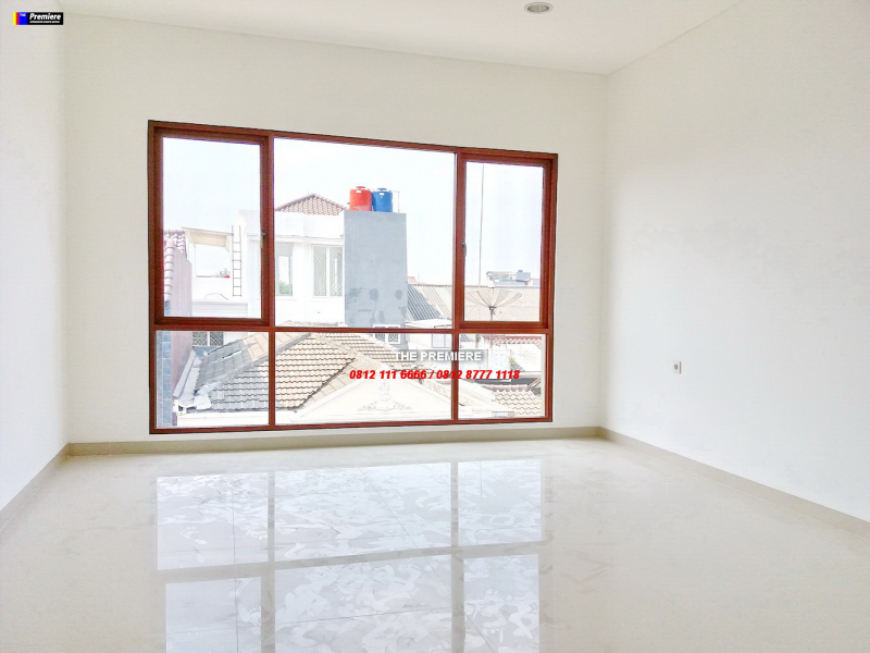 Rumah Kelapa Cengkir Timur Kelapa Gading Jakarta Utara, Minimalis Scotland, Baru !!