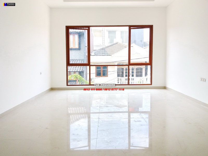 Rumah Kelapa Cengkir Timur Kelapa Gading Jakarta Utara, Minimalis Scotland, Baru !!