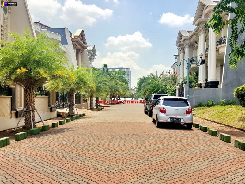 Rumah Bukit Gading Villa Kelapa Gading, Jakarta Utara (Villa Kuta)