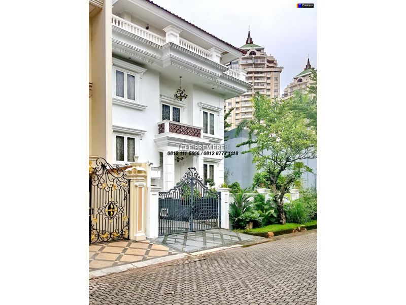 Rumah Artha Gading Villa Kelapa Gading, Jakarta Utara, Model American Style