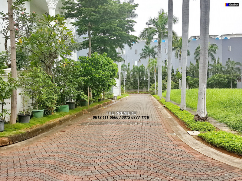 Rumah Artha Gading Villa Kelapa Gading, Jakarta Utara, Model American Style