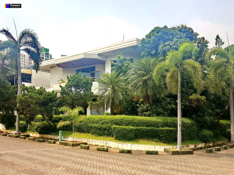 Rumah Bukit Gading Villa Kelapa Gading, Jakarta Utara (Villa Kintamani)