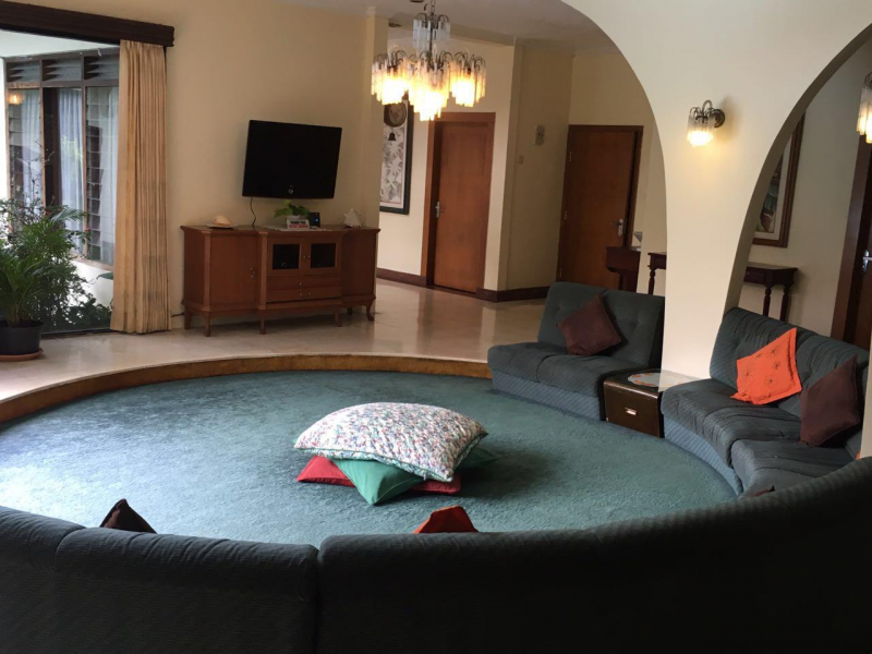 DIJUAL HOTEL HOOK  sangat strategis pertigaan Gadog, Megamendung, Puncak Bogor, Jawa Barat, 16770