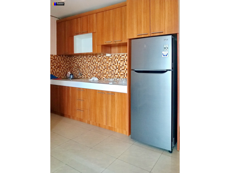Apartemen Greenhills Kelapa Gading, special unit,  48 m2, 1 BR + wardrobe, selatan, lt 16, bonus  2 AC  (AA )