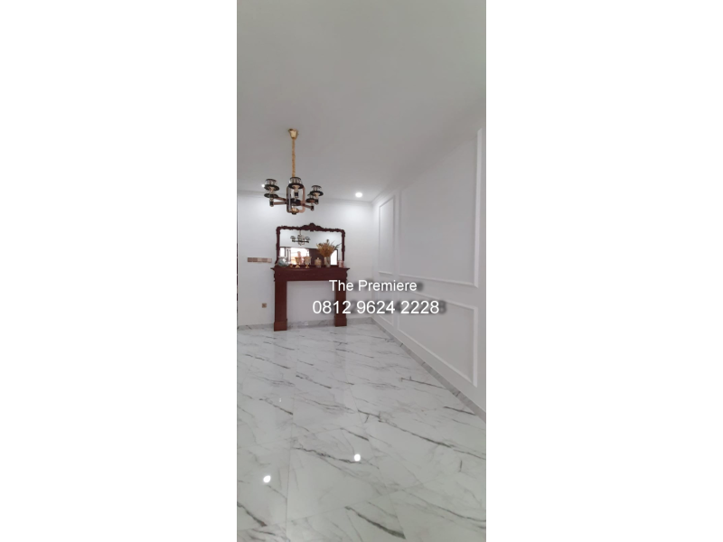 Dijual rumah furnished di kelapa gading