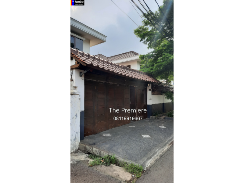 Rumah Gaya Jepang besar bagus terawat Kayu Putih daerah eliet