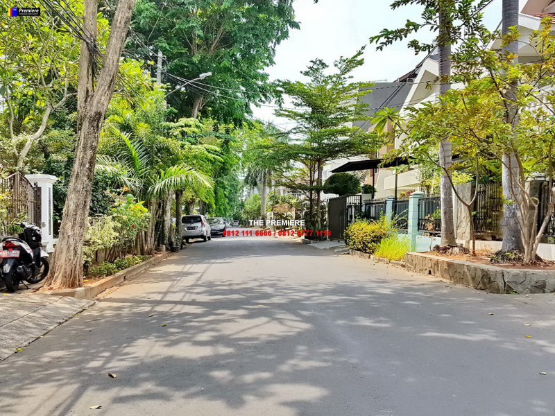 Rumah Janur Elok Kelapa Gading, Jakarta Utara (Sport Mall)