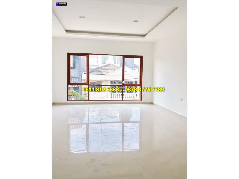 Rumah Baru Minimalis Gaya Scotland di Cengkir Timur Kelapa Gading