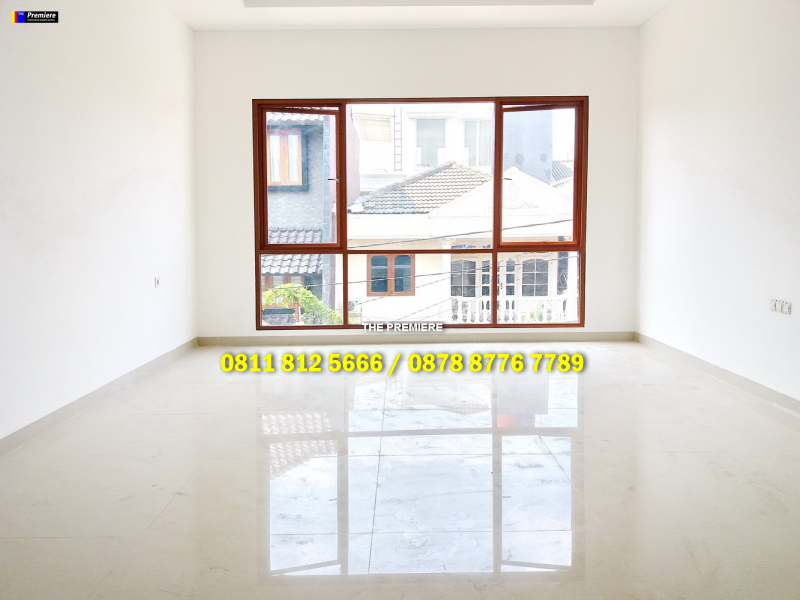 Rumah Baru Minimalis Gaya Scotland di Cengkir Timur Kelapa Gading