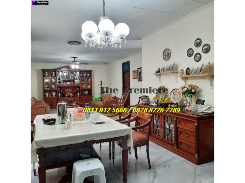 RUMAH BESAR DI KELAPA PUYUH ada 4 kamar kost