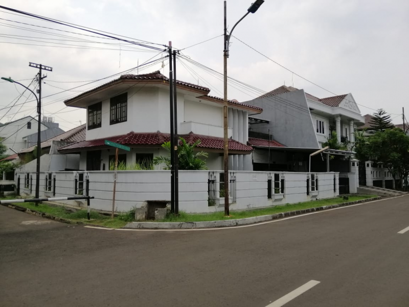 Rumah mewah dijual jl Kayu Putih Utara