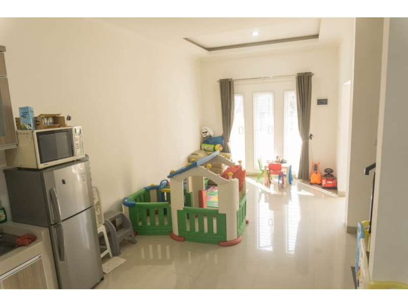 Dijual Rumah di Gading Imperial